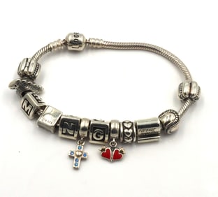 Pandora bracelet with charms in 925 sterling silver