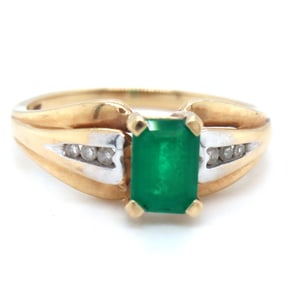 10kt Yellow gold synthetic emerald cut Emerald ring