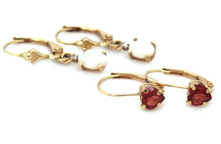 2 Pairs of 10kt Yellow gold dangle earrings