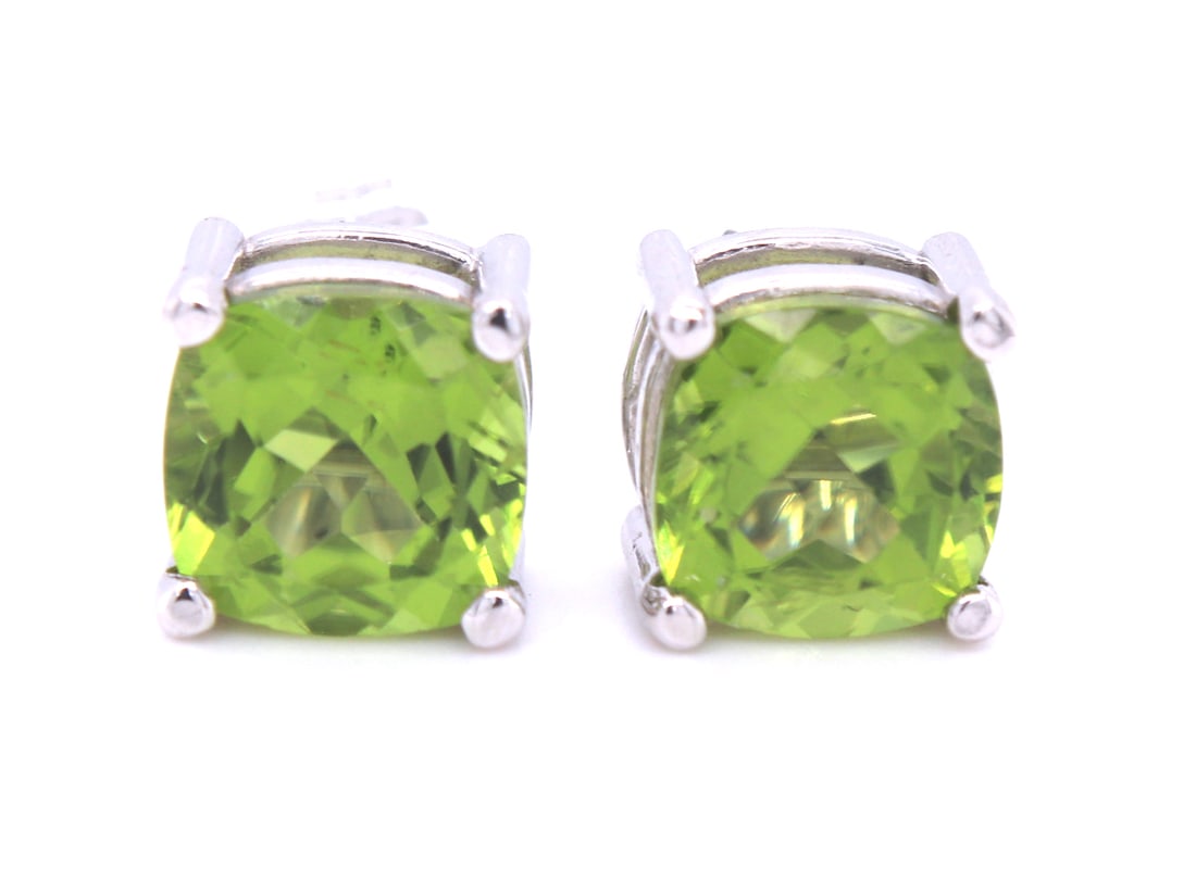 14kt White gold 1.90ctw Peridot stud earrings (1 of 4)