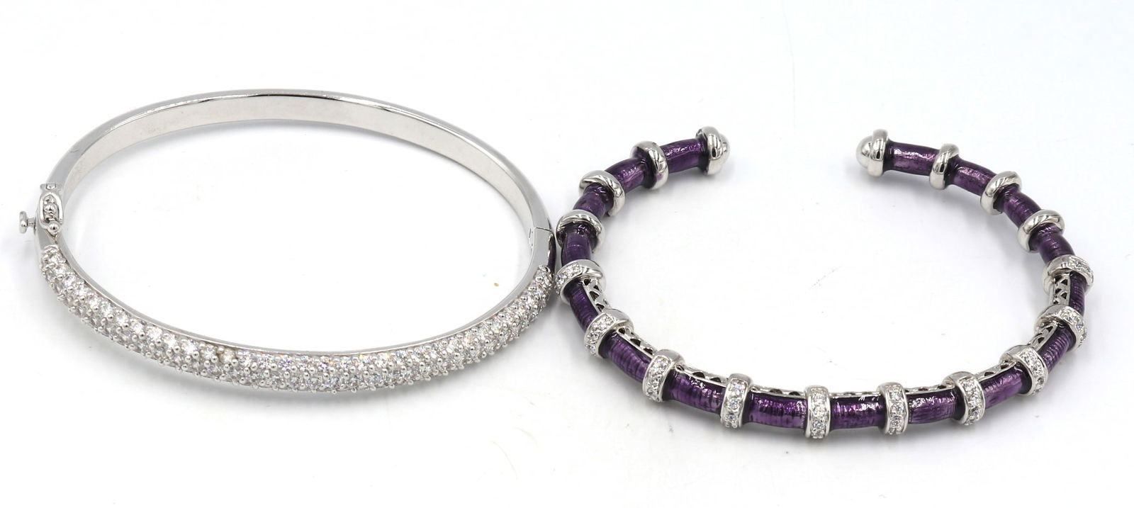 Lot of 2 925 sterling silver bangles: Lot of 2 925 sterling silver bangles. Total weight of lot is 42.1 grams.