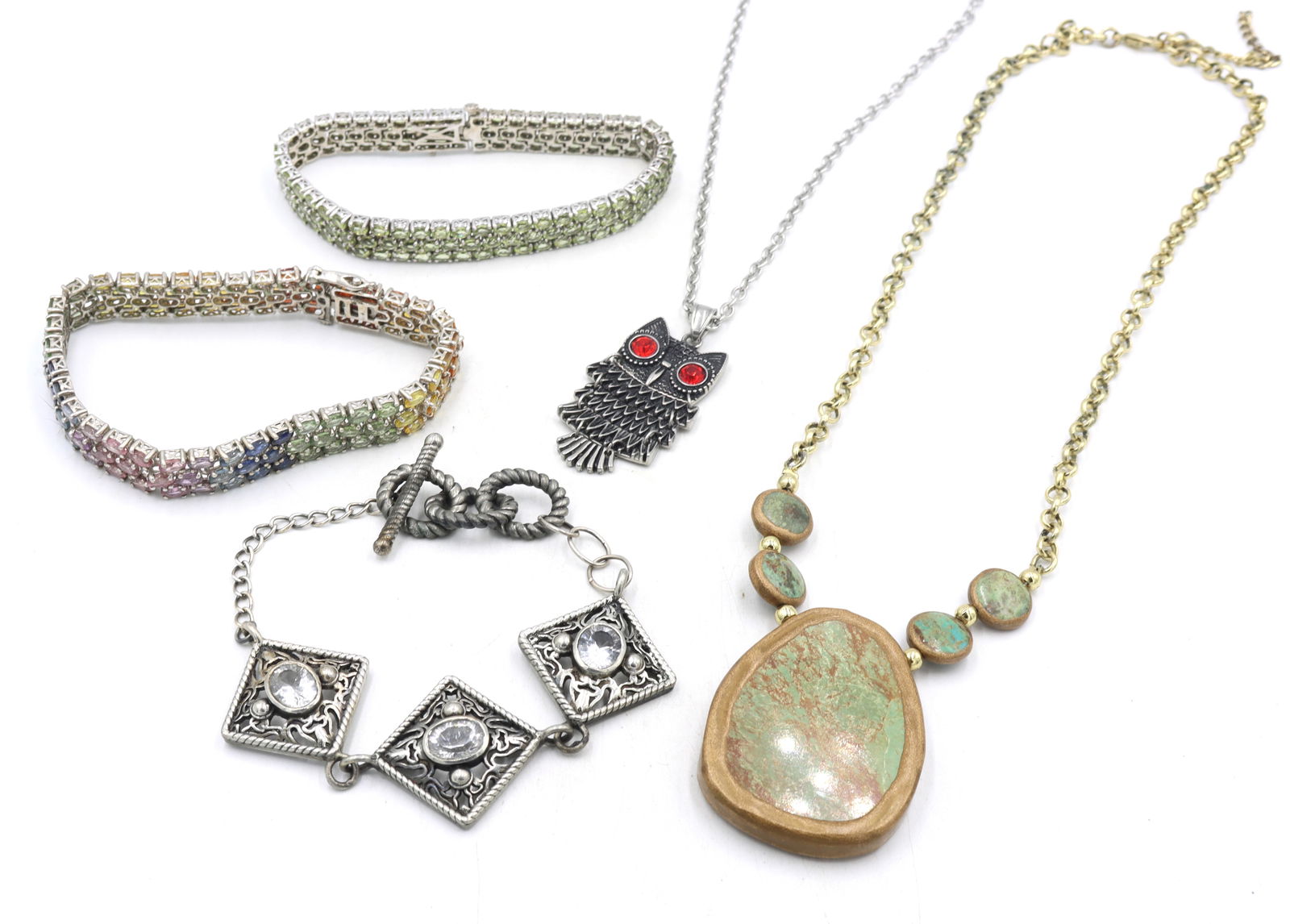 Group lot of fashion jewelry (1 of 7)