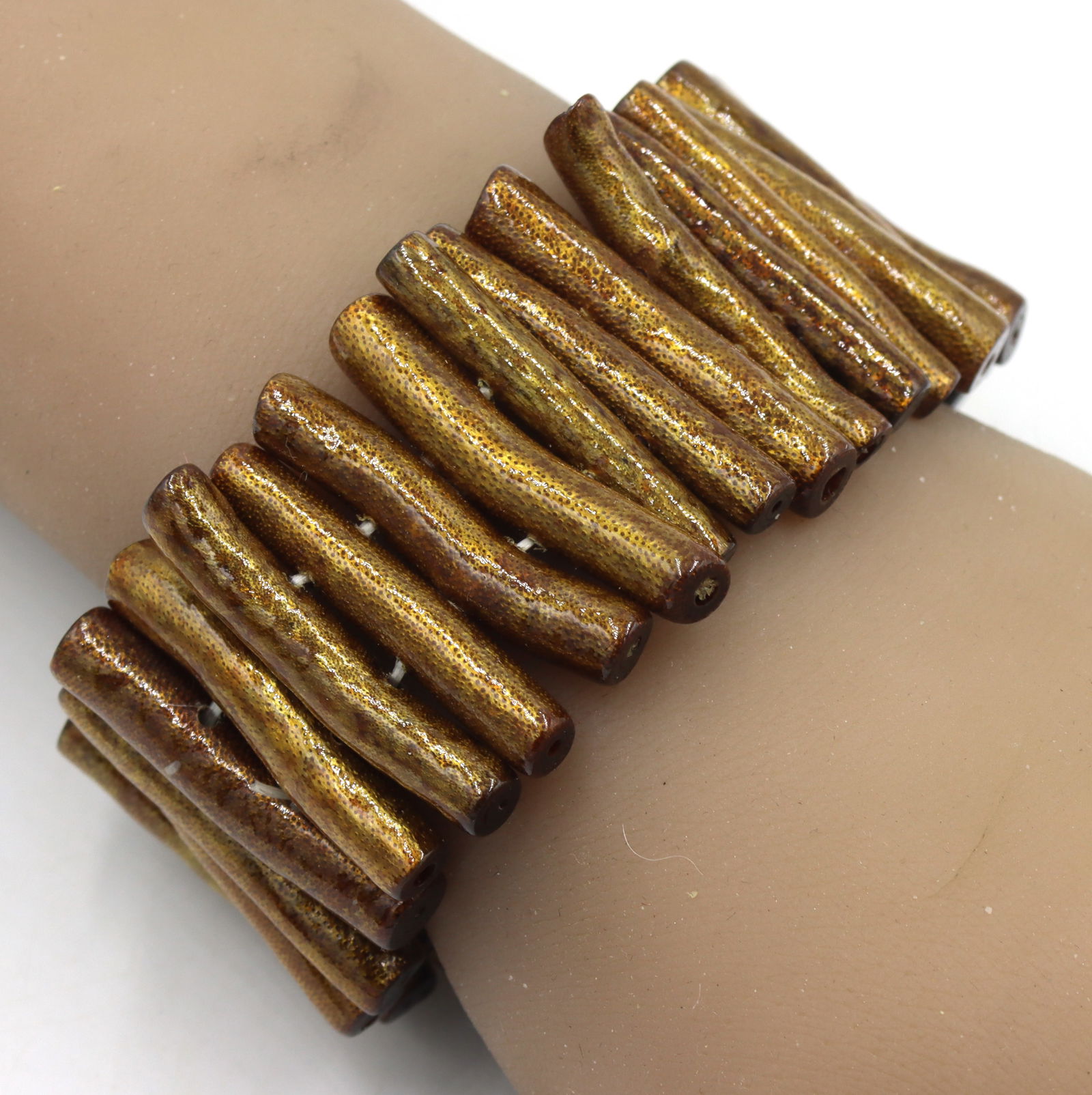 Coral gold branch bracelet: Coral gold branch Strech bracelet.