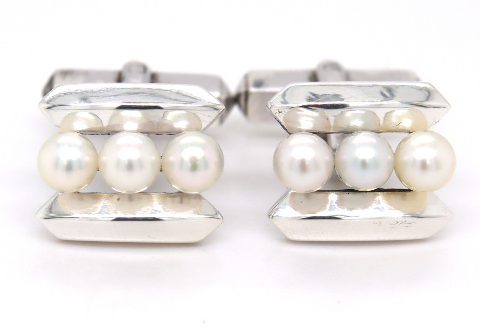 Mikimoto pearl cuff links in sterling silver (1 of 3)