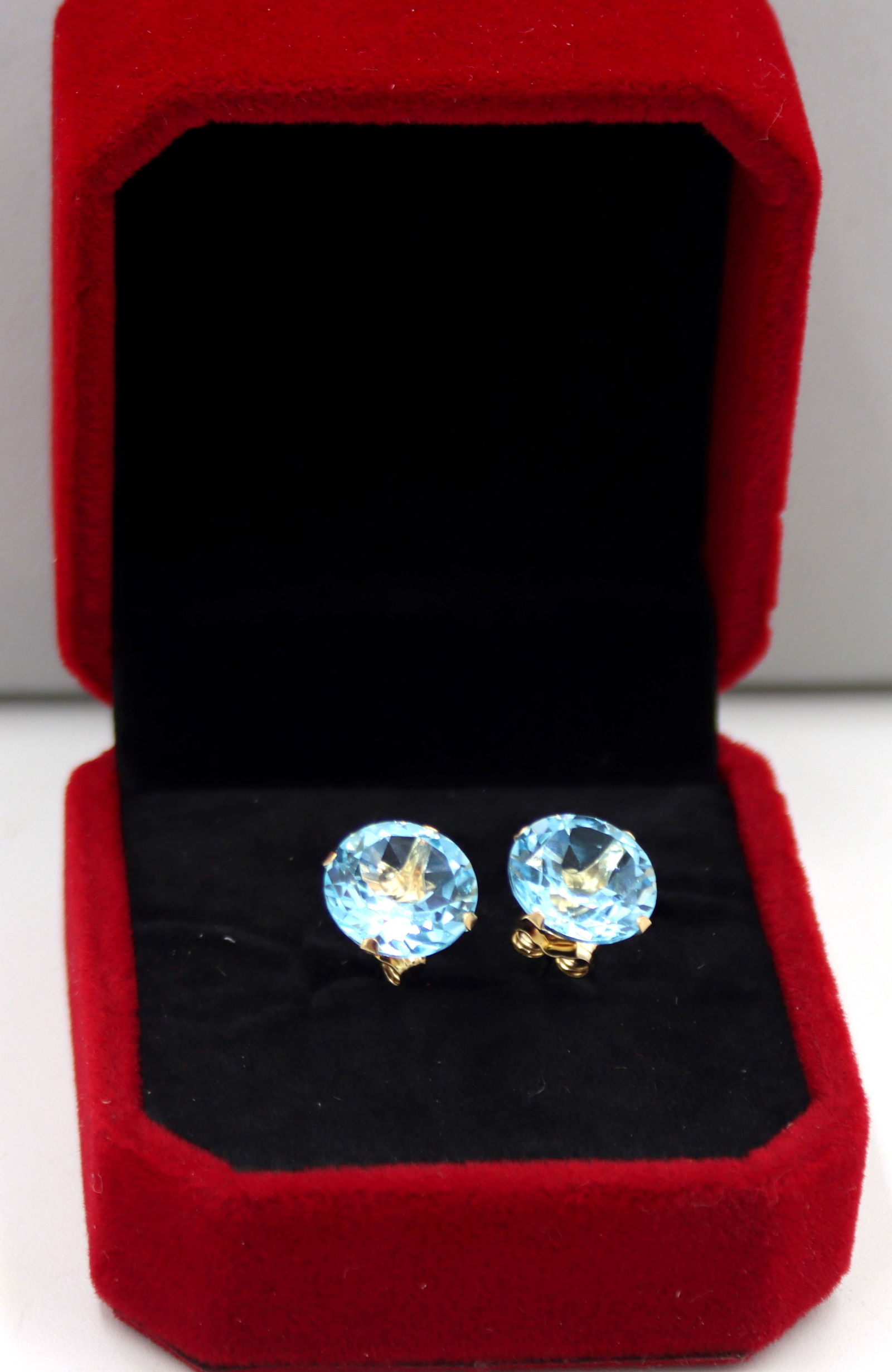 14kt Yellow gold blue topaz stud earrings (1 of 5)
