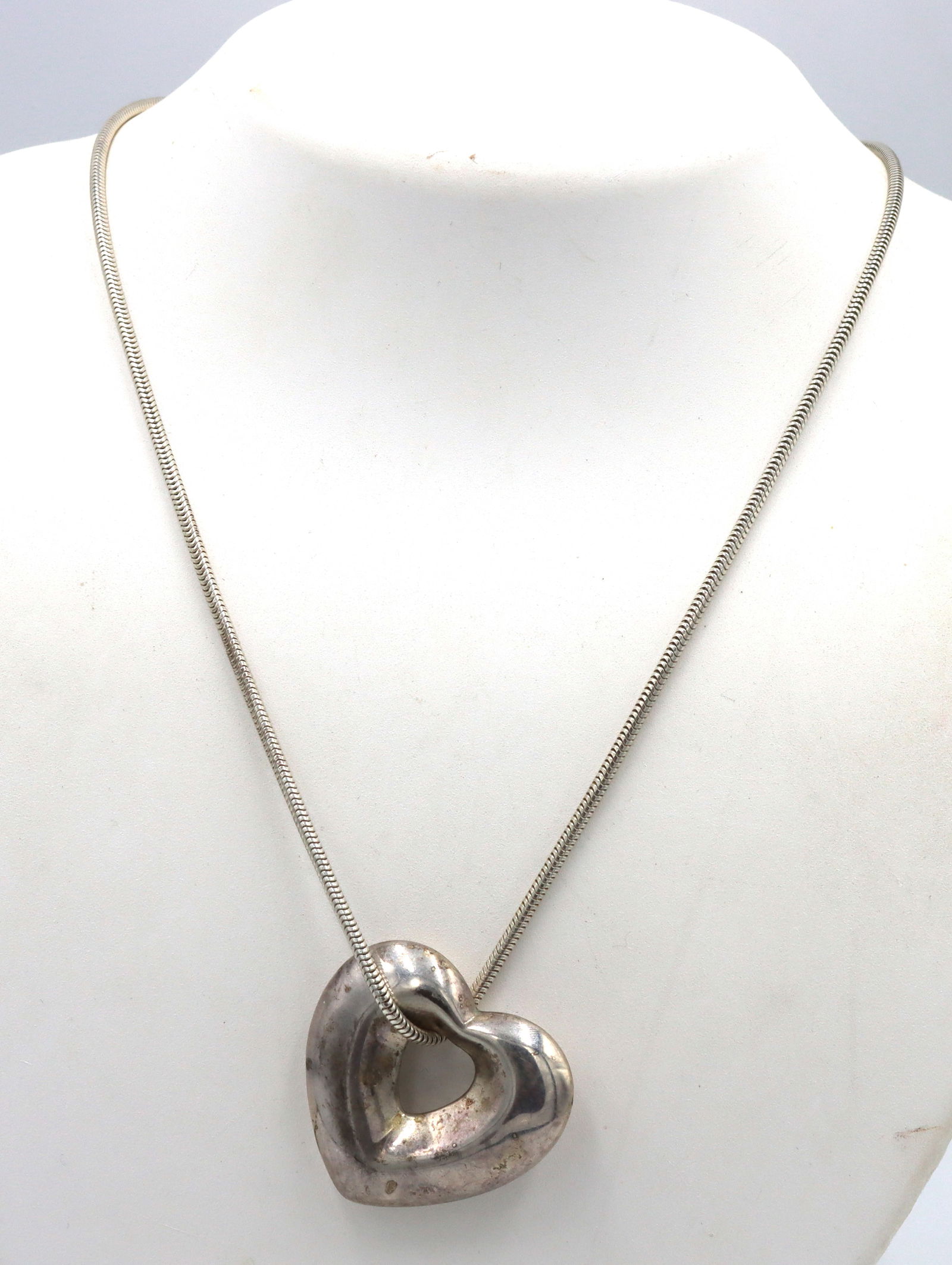 925 Sterling silver heart shaped pendant on snake chain necklace (1 of 4)