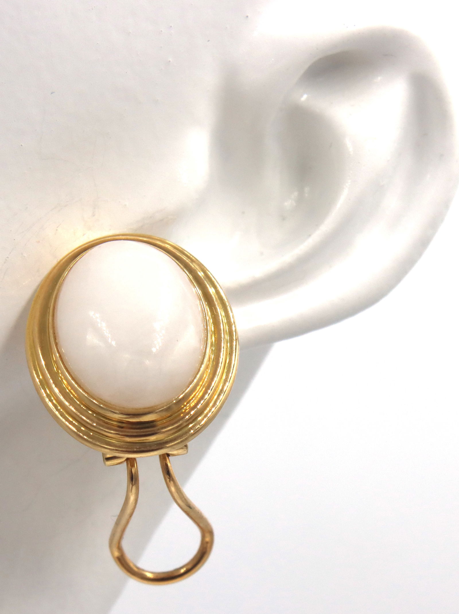 14kt Yellow gold oval white Jade earrings (1 of 4)