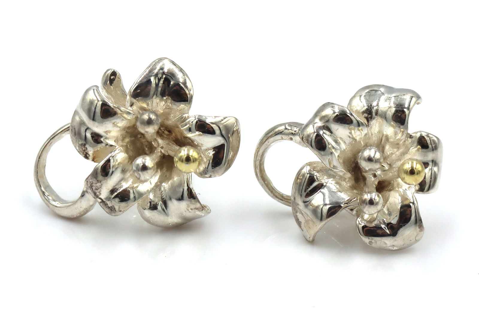 925 Sterling silver Krypell flower 2 tone stud earrings (1 of 4)
