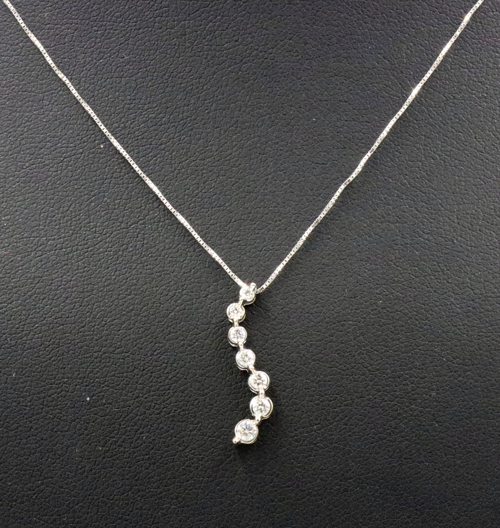 14kt White gold 0.15ctw diamond journey pendant on chain (1 of 5)