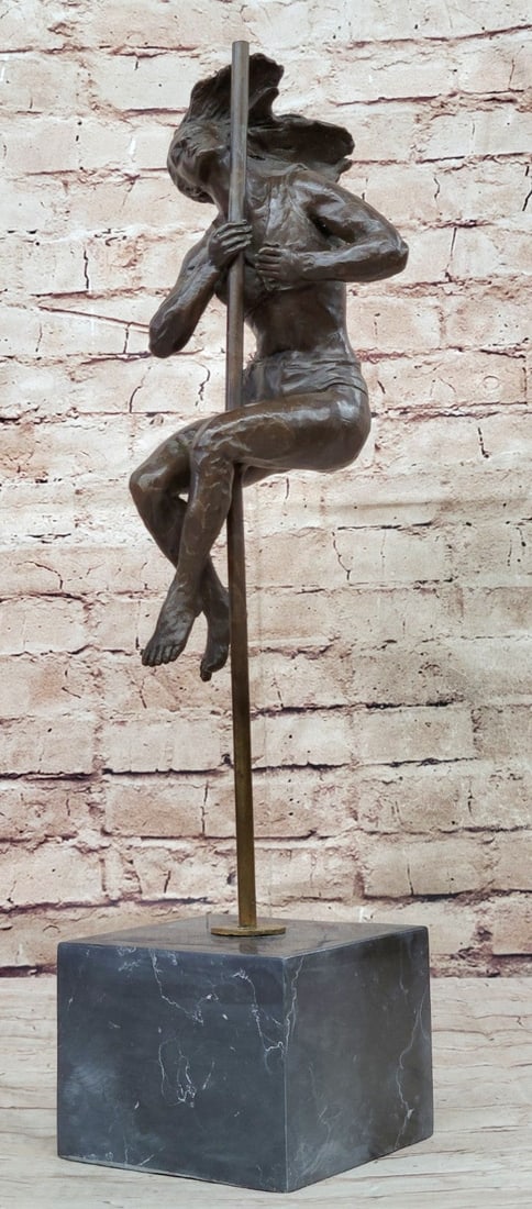 Cirque du Soleil Performer Bronze Sculpture: Italian Sculptor has created beautiful sculptures that effectively capture the human spirit. Stunning positions of the artists that perform for the world-renowned entertaining franchise Cirque du Sole