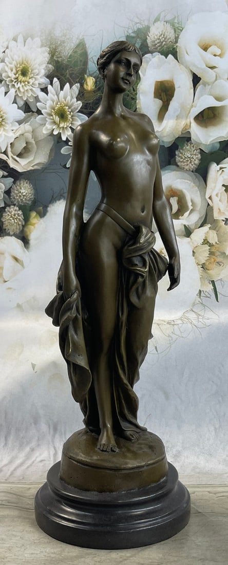 Proud and Confident Nude Roman Goddess Bronze Sculpture: Sexy, proud, and confident, this beauty bears it all. She is no waif by any means, with round hips, curvy thighs, and full breasts. She longs her and sexy legs as she puts on a private exhibition. Cas