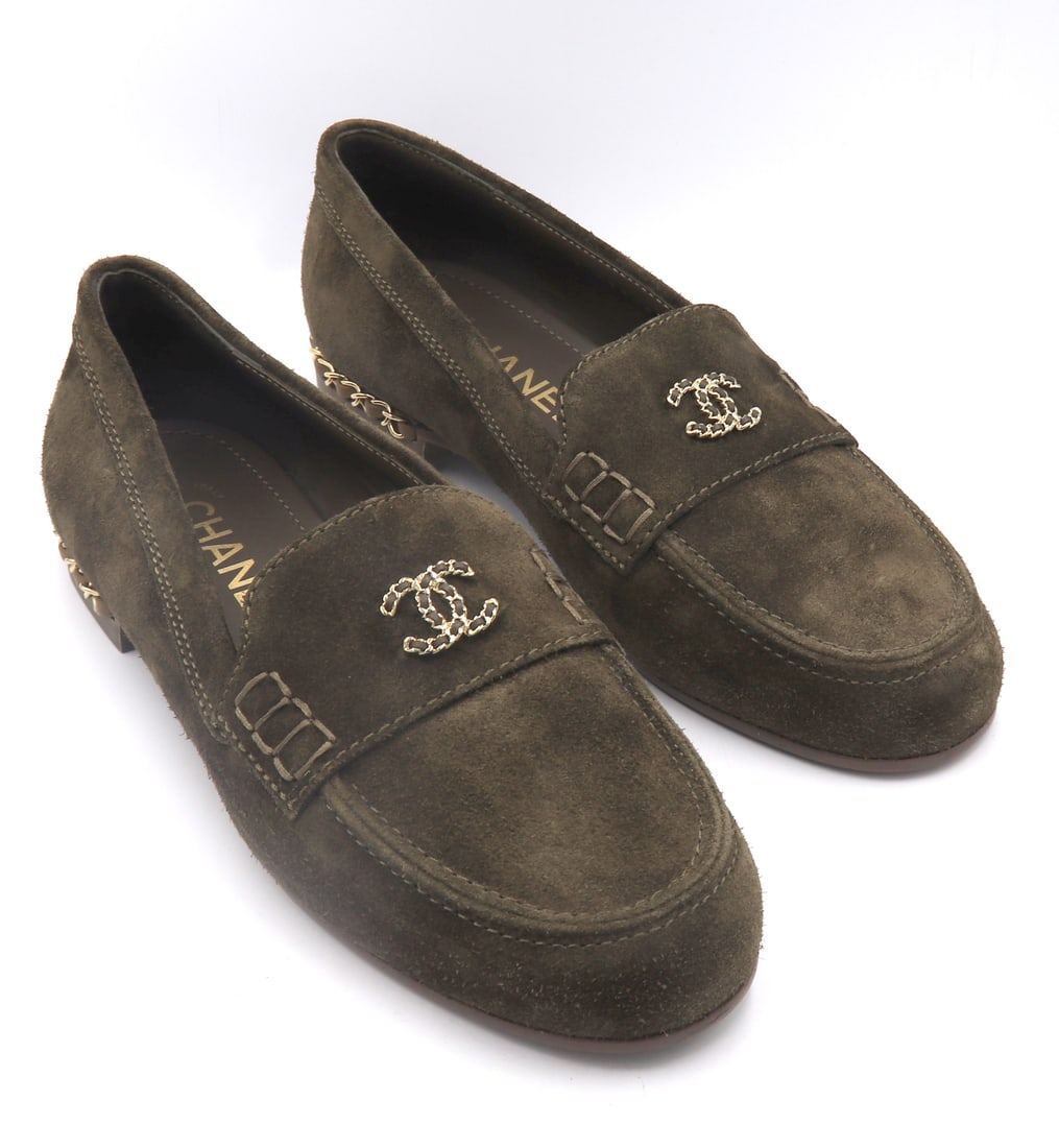 New Chanel Green Suede Shoes: New Chanel Green Suede Shoes. Comes with Chanel Dustbag.