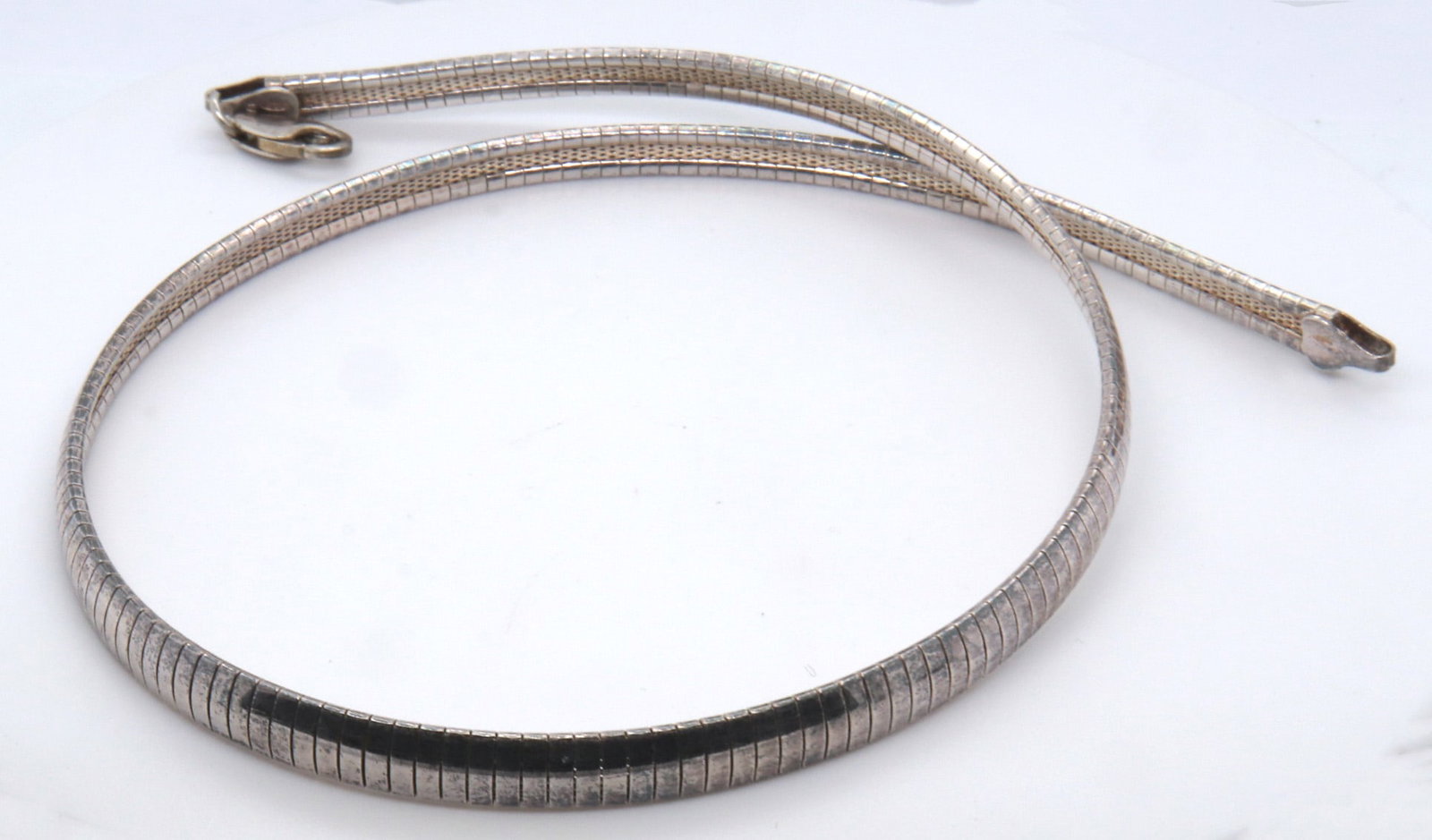 Vintage Italian Sterling Silver Omega Necklace: Vintage Italian 925 Sterling Silver Omega 16 inches Necklace. Total weight of Necklace 30.44 Grams.
