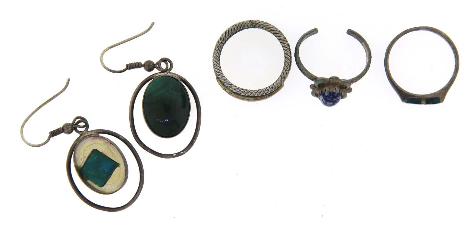 Lot of Sterling Silver Jewelry: Lot of Vintage 925 Sterling Silver Jewelry. Total weight of Jewelry 14.30 Grams.