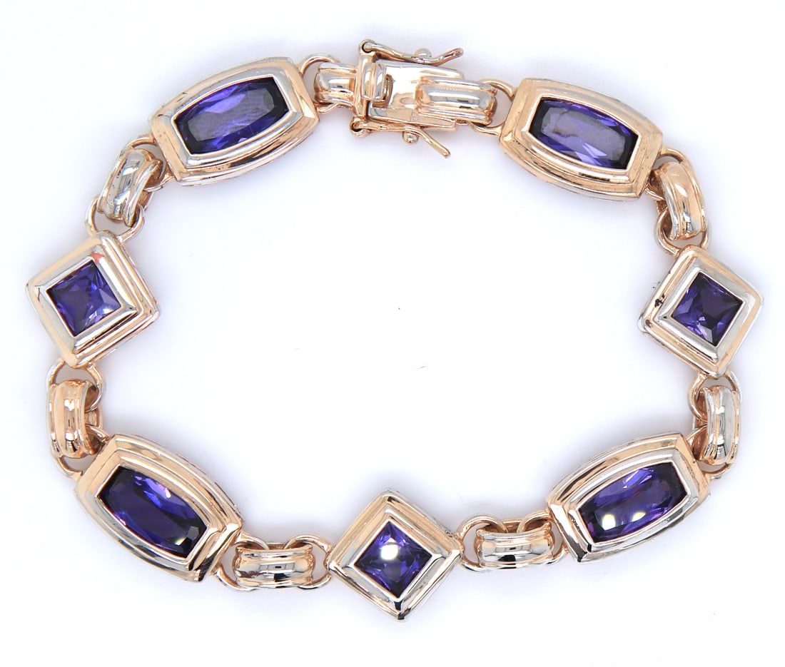 925 Sterling silver Synthetic Amethyst bracelet: 925 Sterling silver Synthetic Amethyst 7.25 inches bracelet. Total weight of bracelet 20.60 grams.