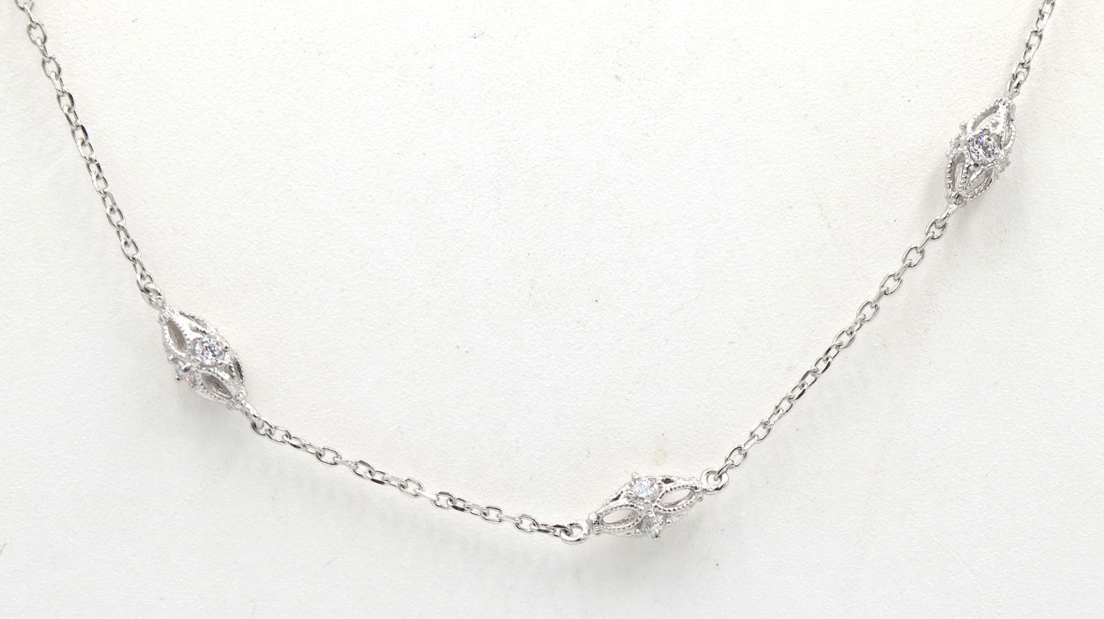 925 Sterling silver Cubic zirconia by yard necklace: 925 Sterling silver Cubic zirconia by yard 20 inches necklace. Total weight of necklace is 7.9 grams.