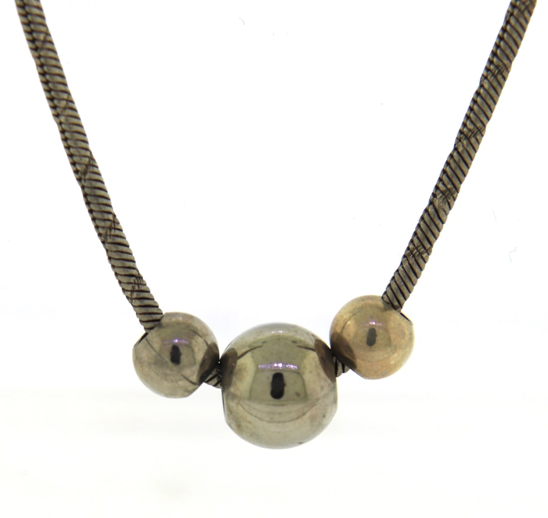 Italian 925 Sterling Silver Ball Necklace: Vintage 925 Sterling Silver Italian Ball 17" Necklace. Total weight of Necklace 19.12 Grams.