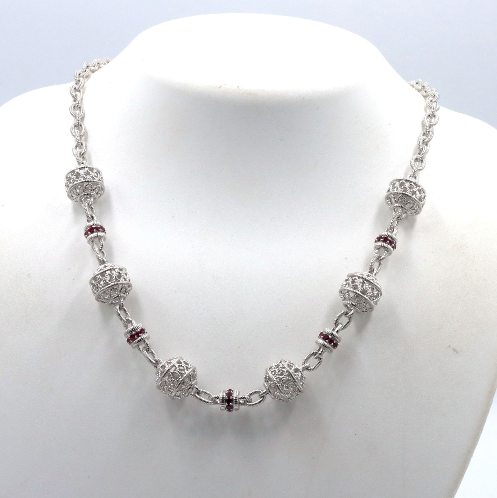 925 Sterling silver signed ball link chain necklace: 925 Sterling silver signed ball link 17-inch chain necklace. The total weight of the necklace is 33.7 grams.