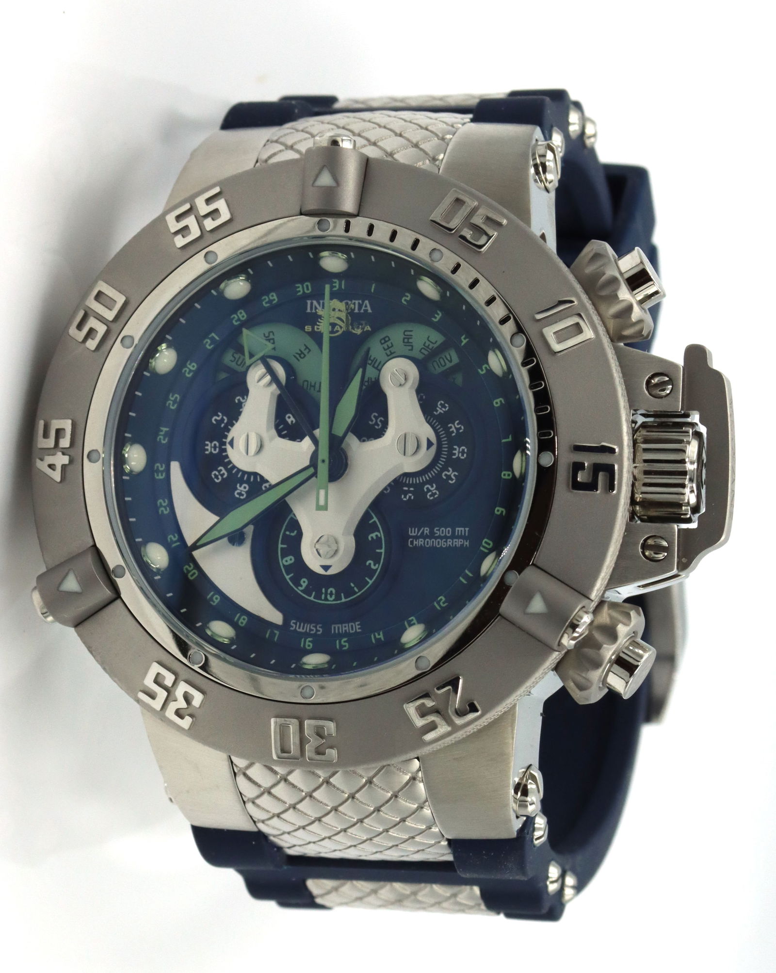 Invicta Subaqua men's watch: Invicta Subaqua men's stainless steel watch with blue rubber strap. The total weight of the watch is 254.7 grams.