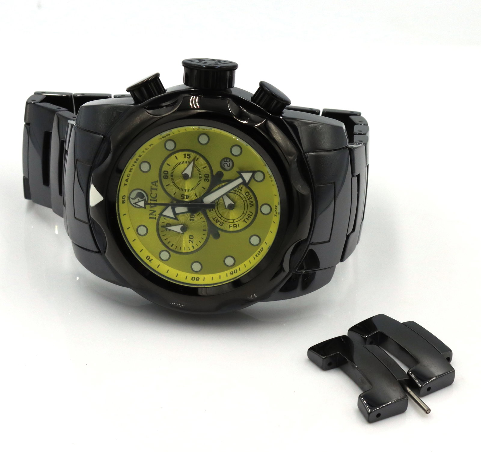 Men's Invicta chronograph yellow dial watch: Men's Invicta chronograph yellow dial 8-inch watch with black ceramic strap. The total weight of the watch is 232.5 grams. Comes with extra links.