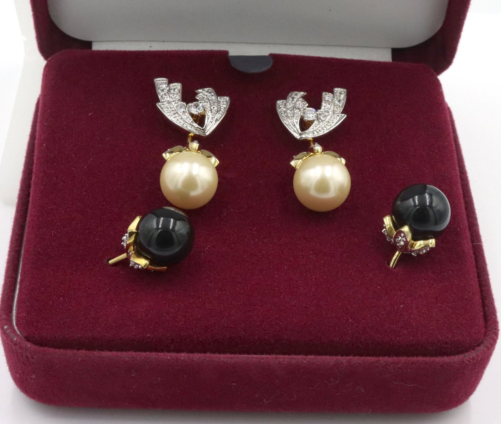 Camrose & Kross Jackie Kennedy gold tone pearl interchanging earrings: Camrose & Kross Jackie Kennedy gold tone pearl interchanging earrings. Comes with box and COA.