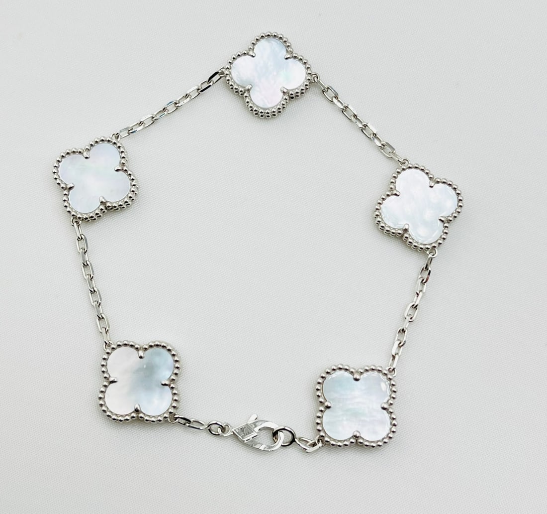 18KT White Gold Handcrafted Five Clover White Mother Of Pearl Bracelet: 18KT White Gold Handcrafted Five Clover White Mother of Pearl and Link Chain Bracelet. 7.75 inches. 11.8 grams