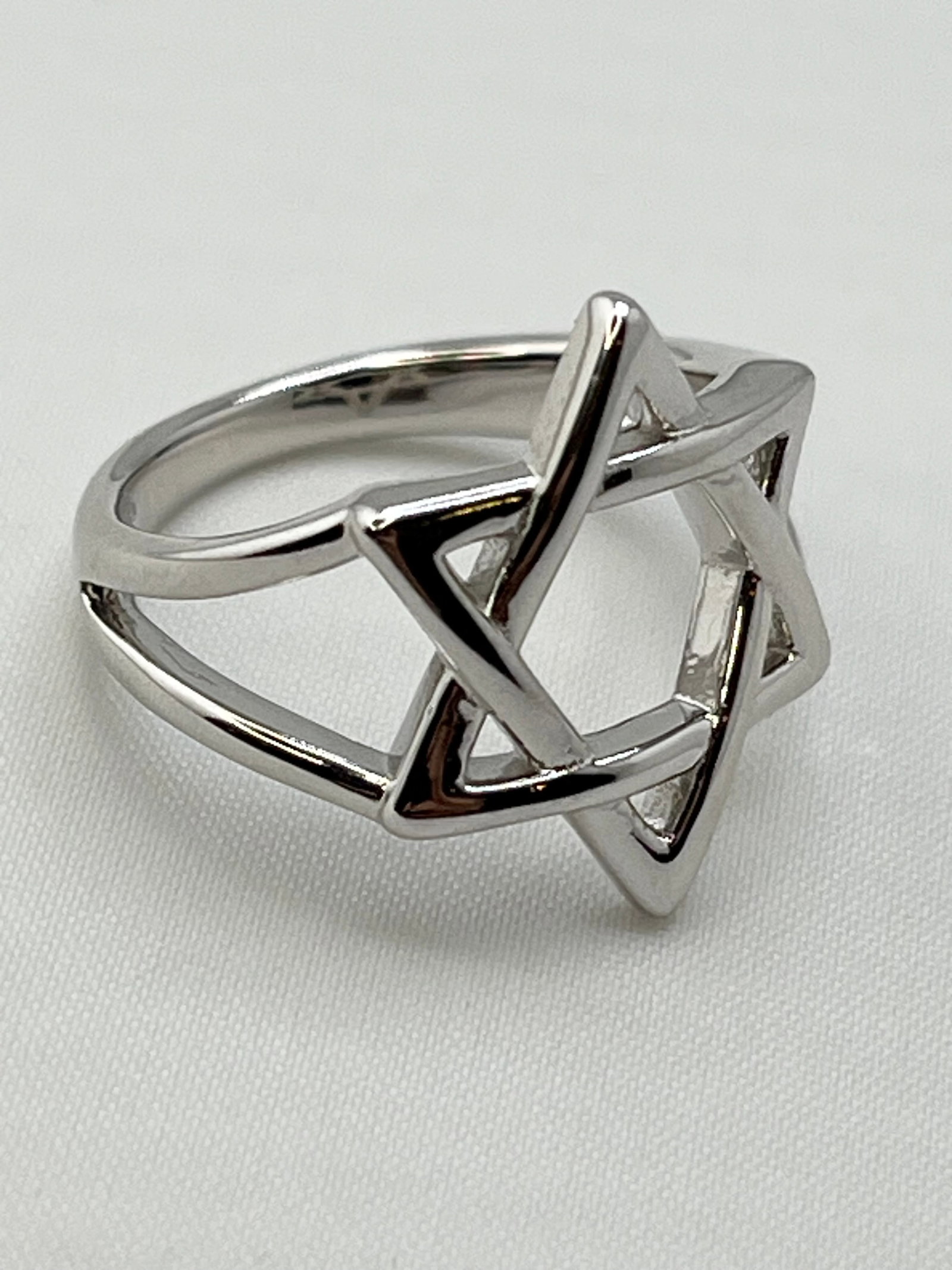 925 Sterling Silver Star Of David Ring: 925 sterling silver Star Of David Ring. Size 7, 4 grams