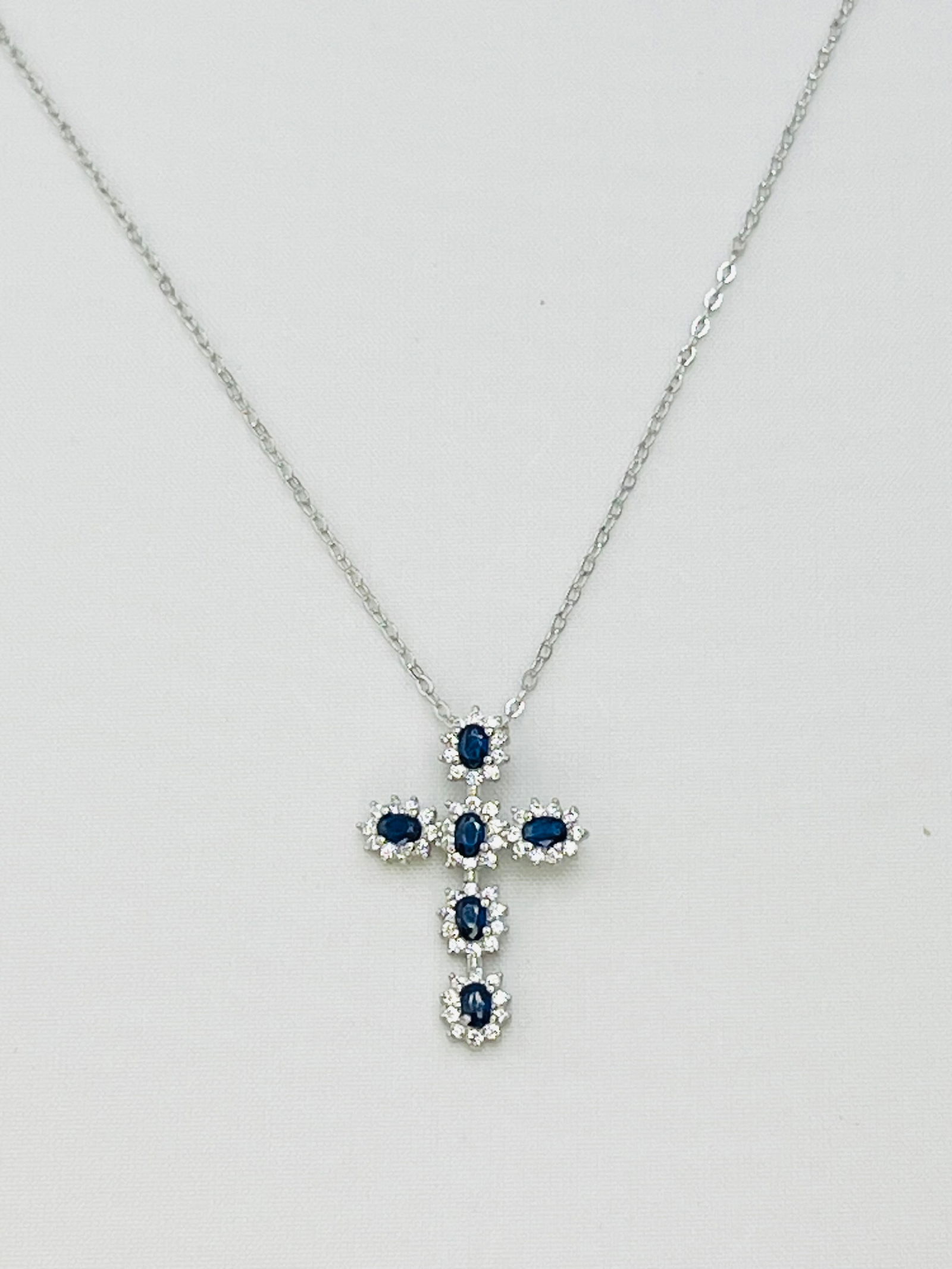 925 Sterling Silver Blue Sapphire Color And Rhinestone Cross Pendant And Chain Necklace: 925 Sterling Silver Blue Sapphire Color And Rhinestone Cross Pendant With Chain Necklace. 17.5 inch, 2.8 G