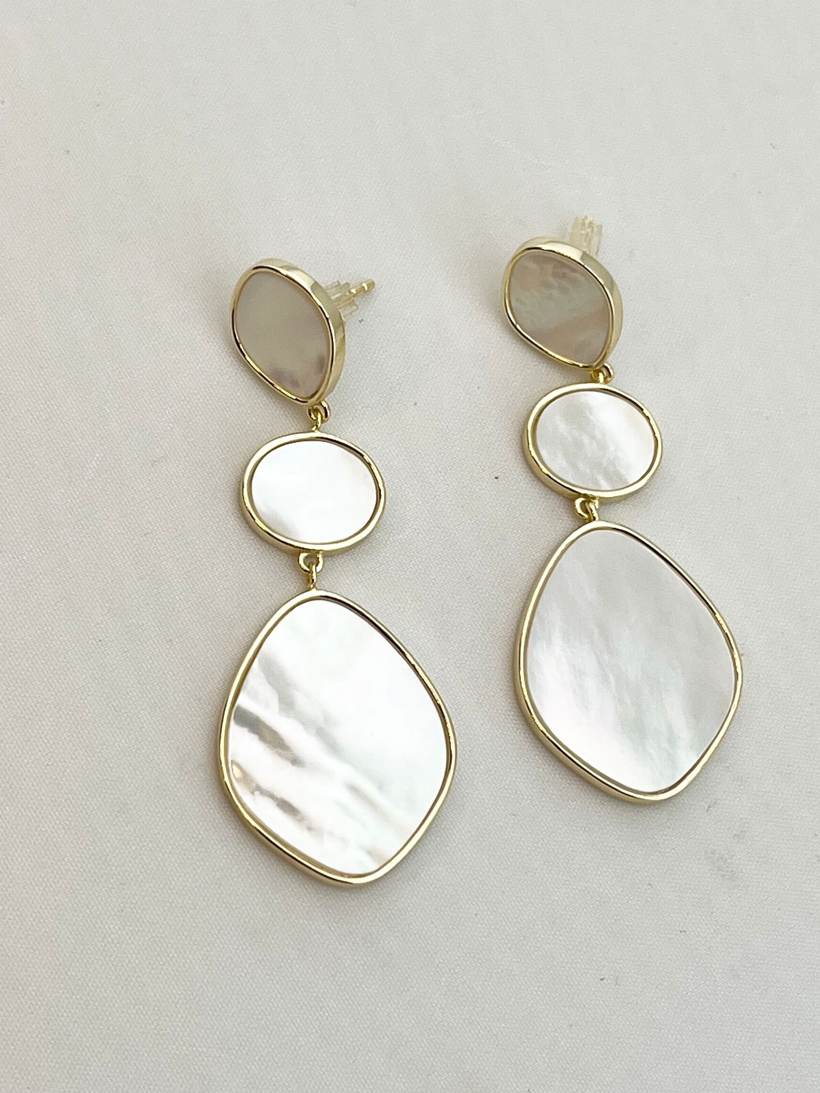 925 Gold Tone Sterling Silver Mother of Pear; Three Drop Earrings: 925 Gold Tone Sterling Silver Three Mother of Pearl Drop Earrings. 7.9 grams