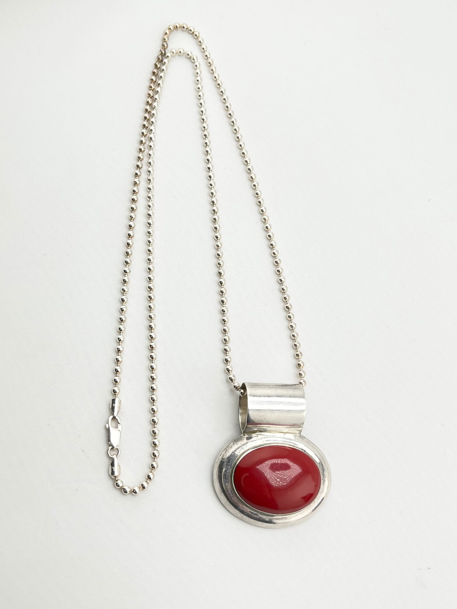 Mexican 925 Sterling Silver Large Oval Red Jasper With Silver Ball Chain: Mexican 925 Sterling Silver large Oval Jasper Pendant With Italian Long Silver Ball Chain. 46.6 Grams. 30inches chain