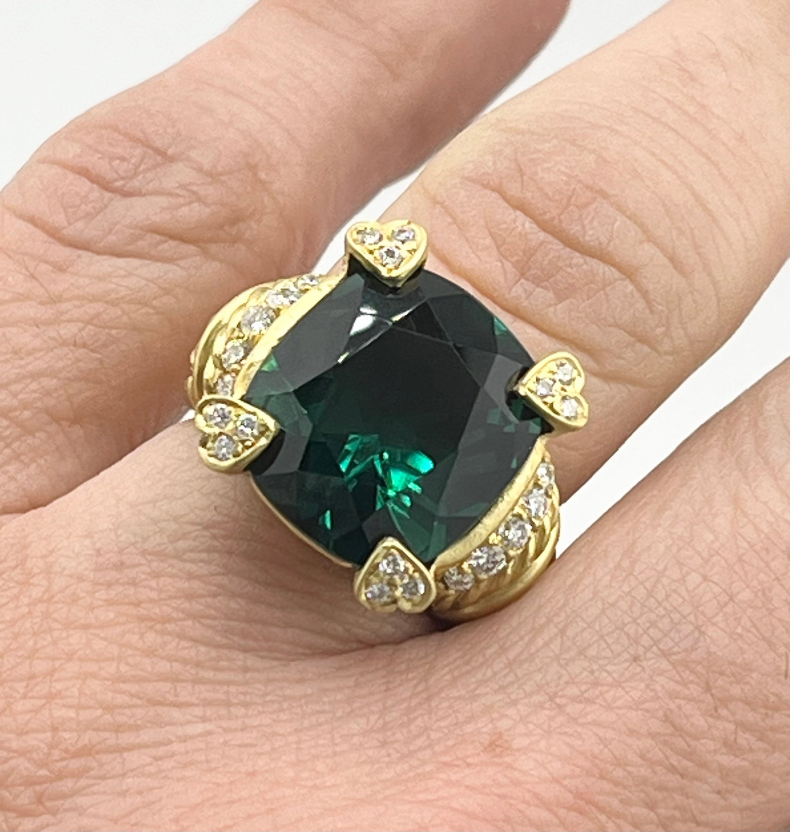 18KT Yellow Gold Judith Ripka Green Toumaline Ring: 18KT Yellow Gold Judit Ripka Green Tourmaline With Diamond Pave Love Shape Prongs With Detailed Rope And Pave Diamonds. 17.3 Grams, Toumaline: 14mm x 15.5 mm . size 7