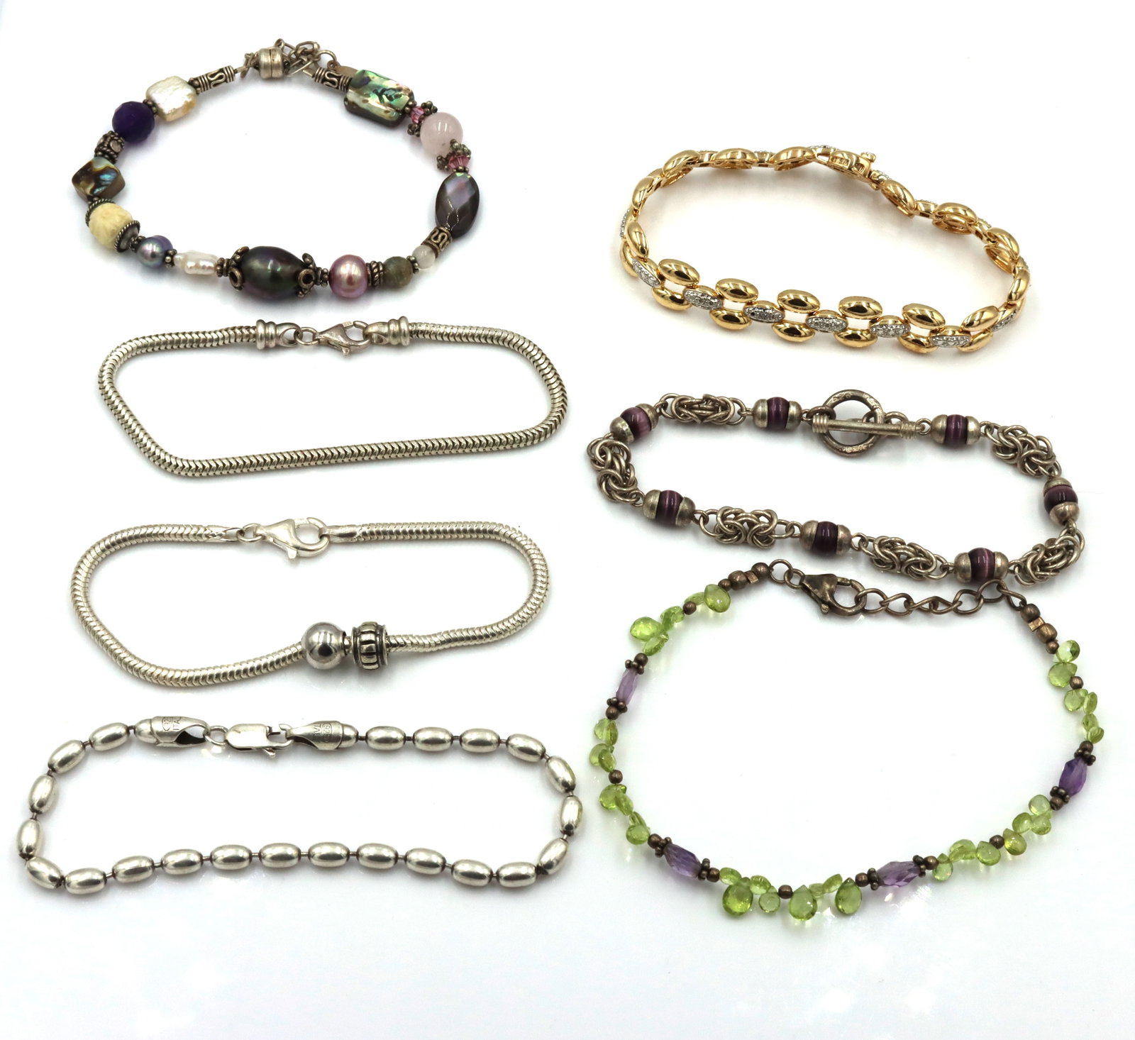 Vintage 925 sterling silver group lot of 7 bracelets: Vintage 925 sterling silver group lot of 7 bracelets. The total weight of the lot is 56.9 grams.