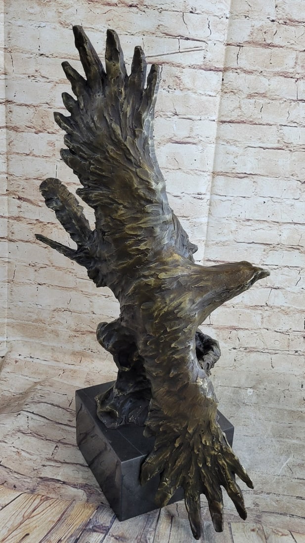 Indian Native Chief Eagle Bust Sculpture on Marble Base Statue - 4