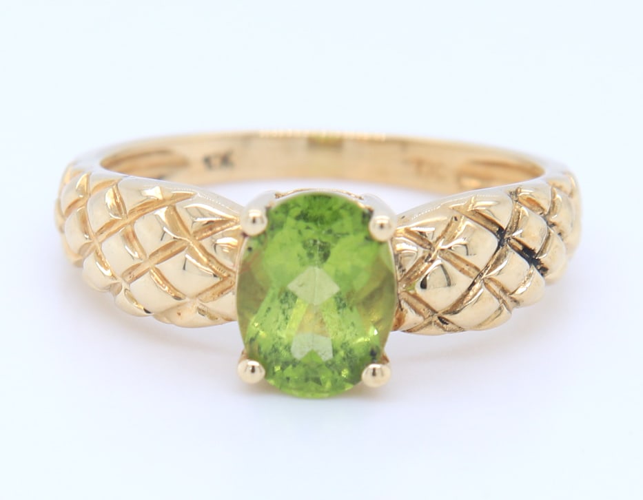 10KT Yellow Gold Green Peridot Ring (1 of 4)