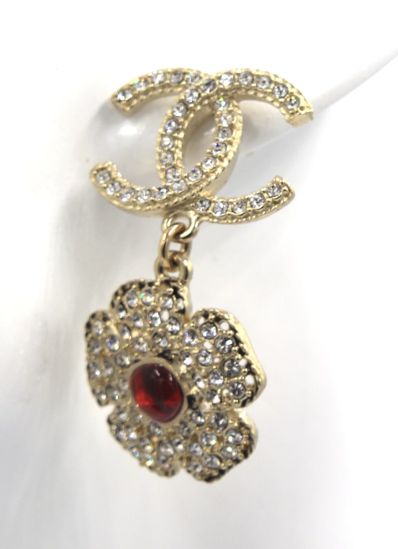 Chanel Resin $ Strass CC logo flower drop earrings (1 of 6)
