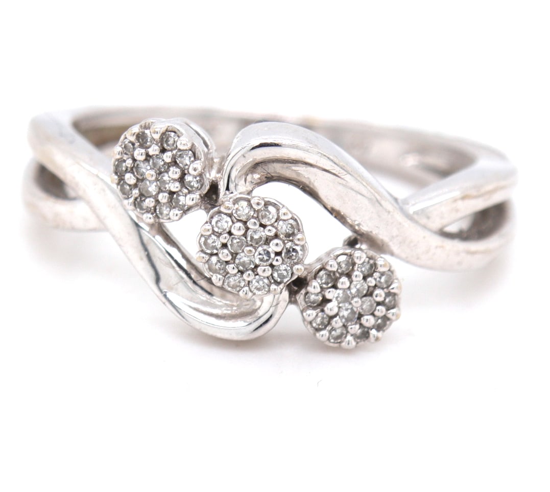 10kt White gold diamond flower ring (1 of 4)