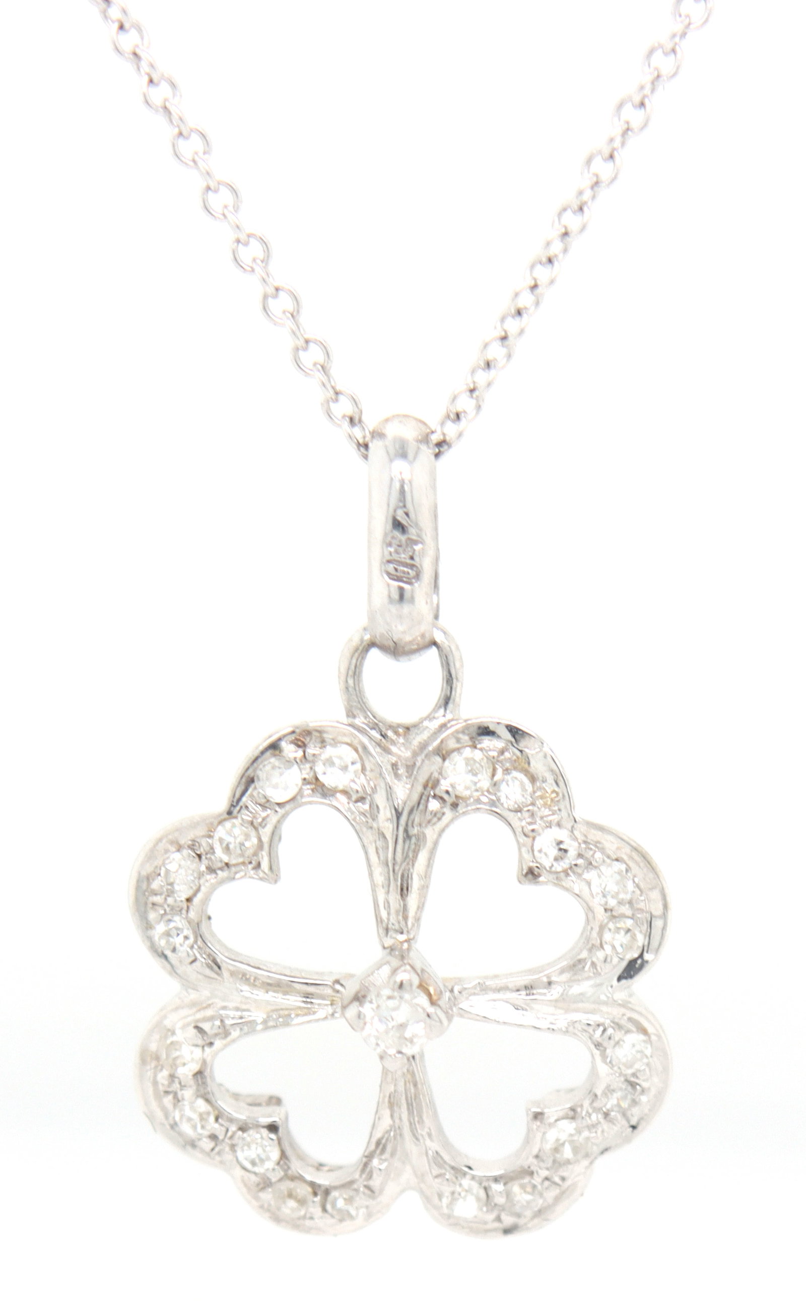 18kt White gold diamond heart clover charm pendant on chain (1 of 5)