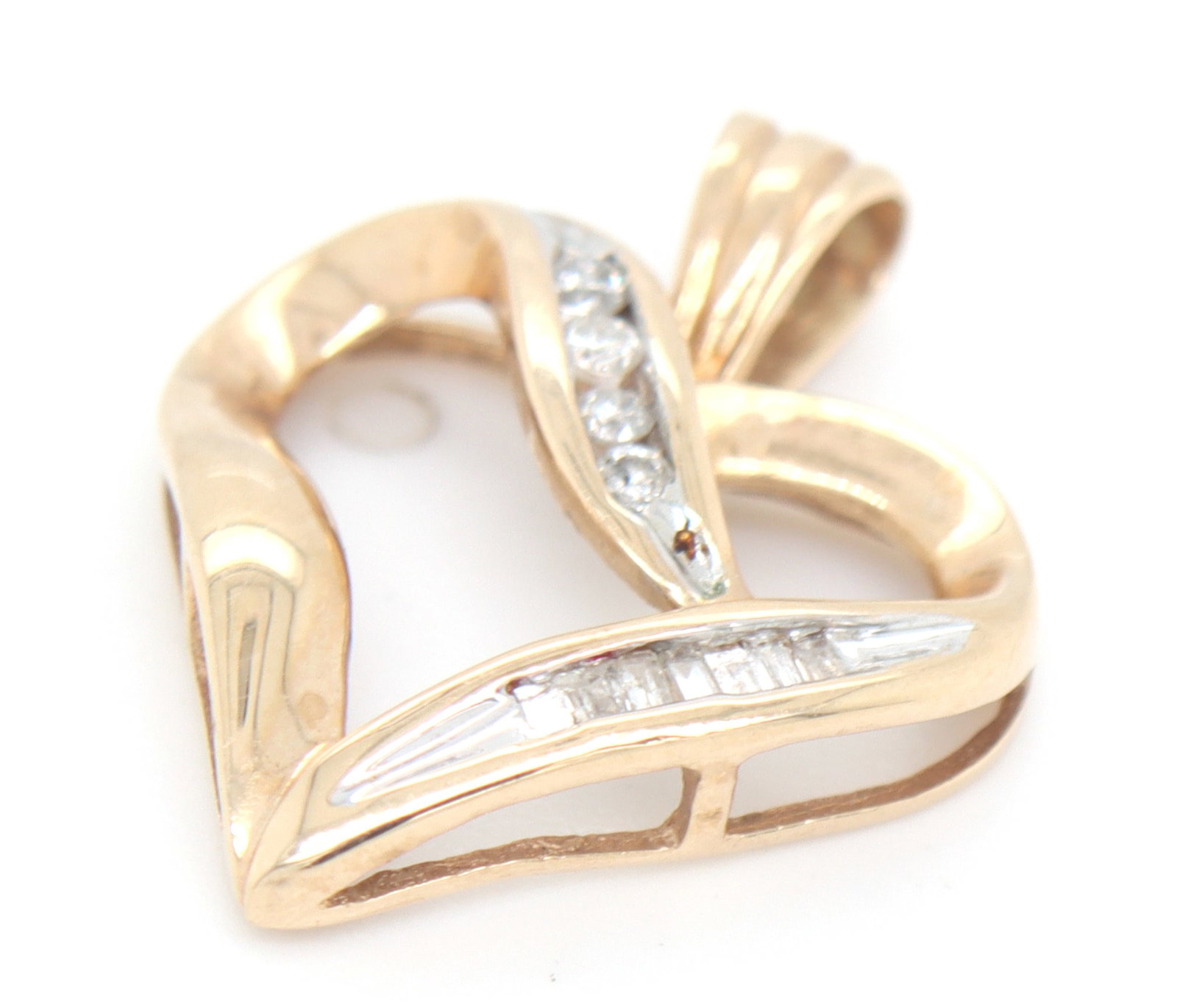10kt Yellow gold heart shaped diamond pendant (1 of 3)