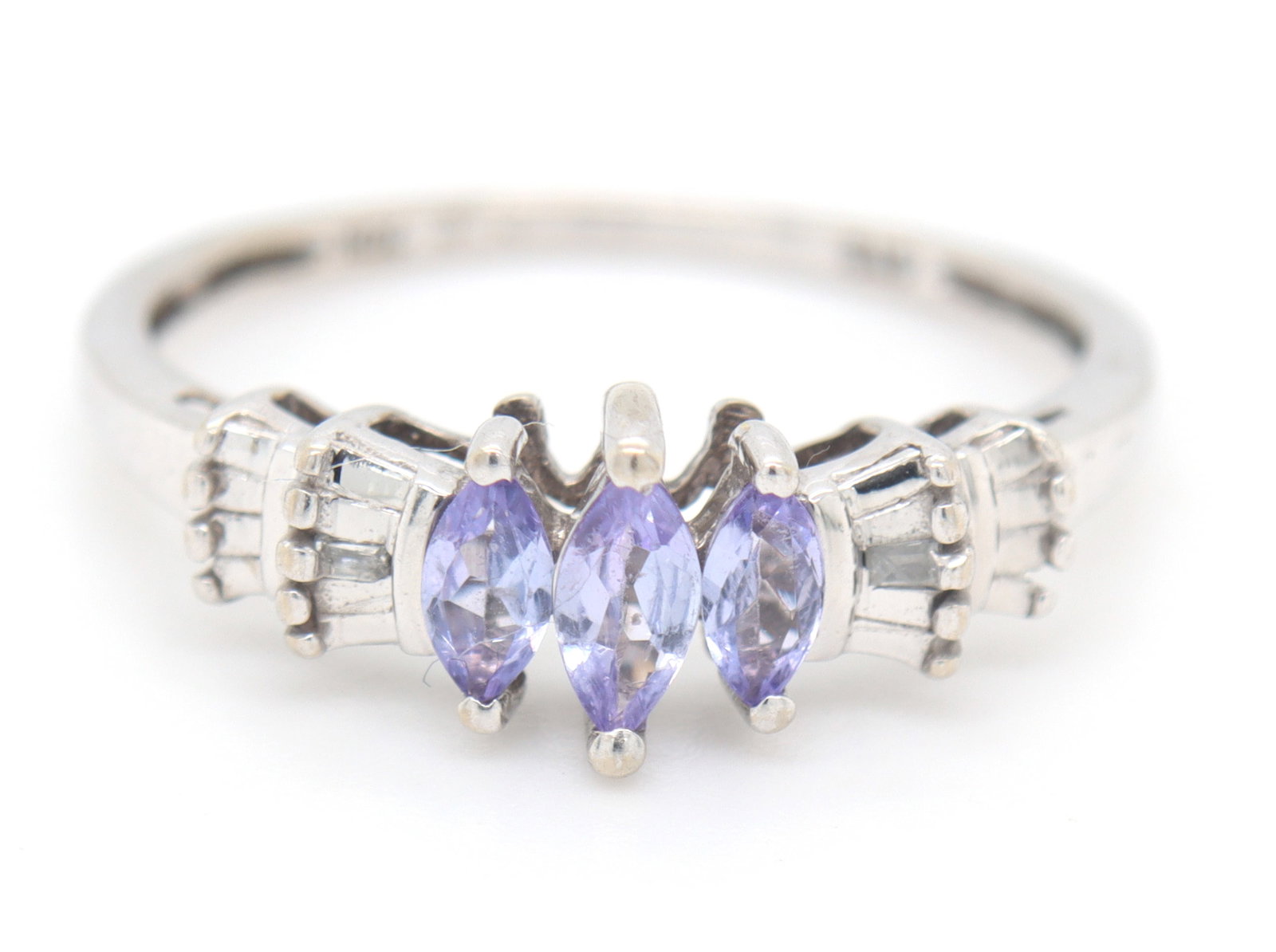 10kt White gold Iolite cocktail ring (1 of 4)