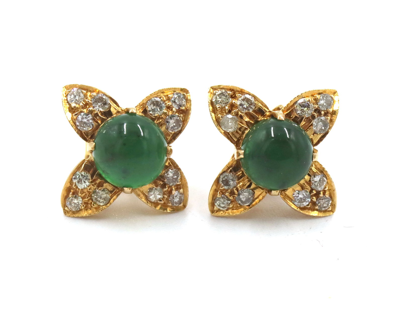 14kt Yellow gold Emerald cab and diamond flower earrings: 14kt Yellow gold approximate 1ctw Emerald cab and 0.12ctw diamond flower earrings. The total weight of the earrings is 3.10 grams.
