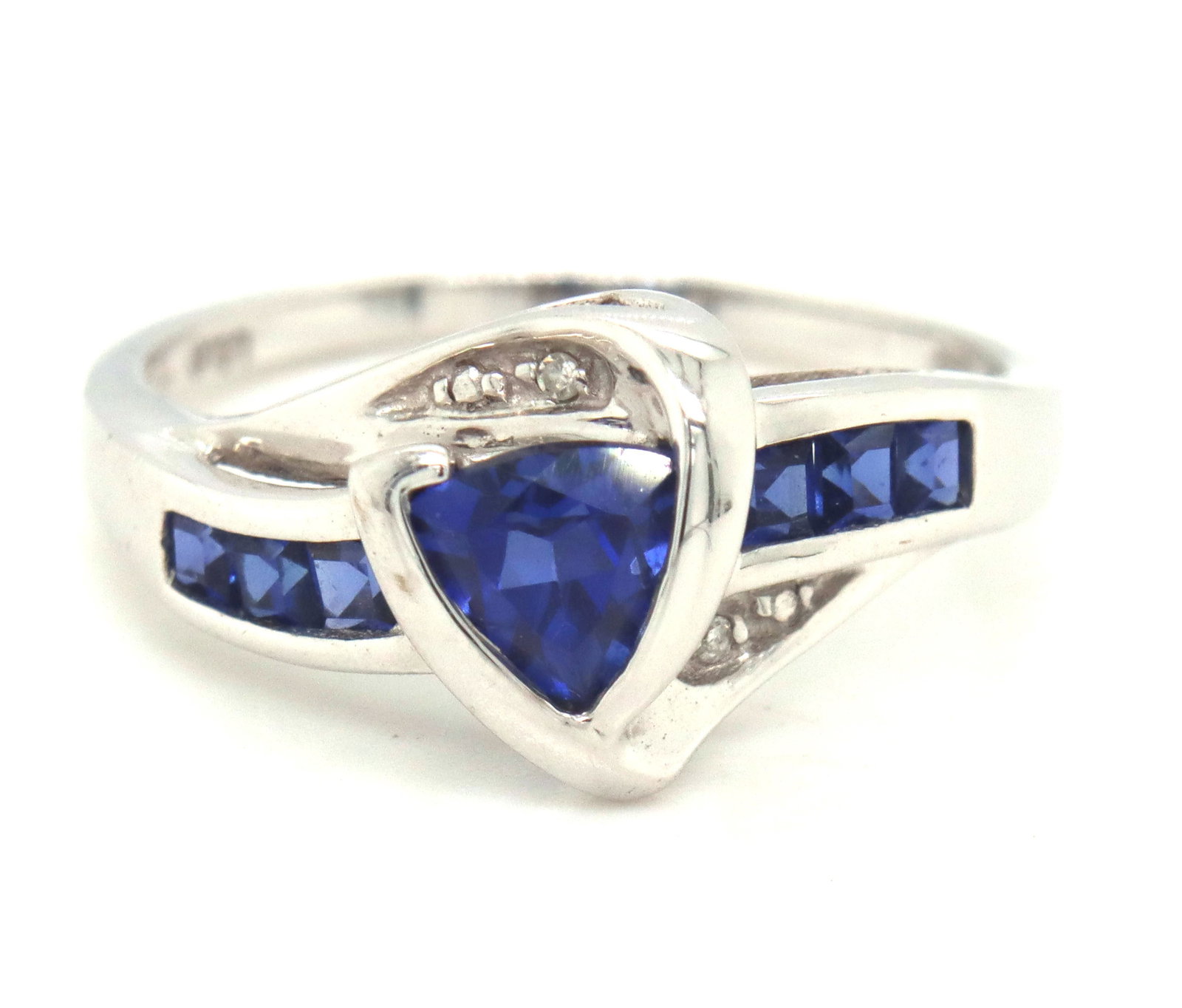 10kt White gold synthetic sapphire ring (1 of 4)