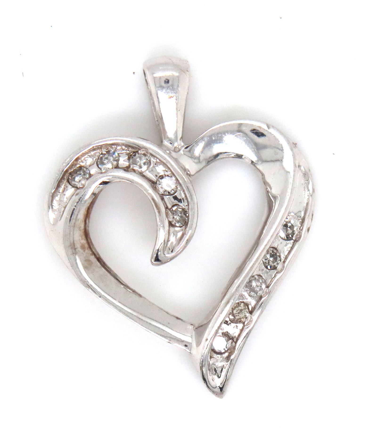 14kt White gold heart shaped diamond pendant (1 of 3)