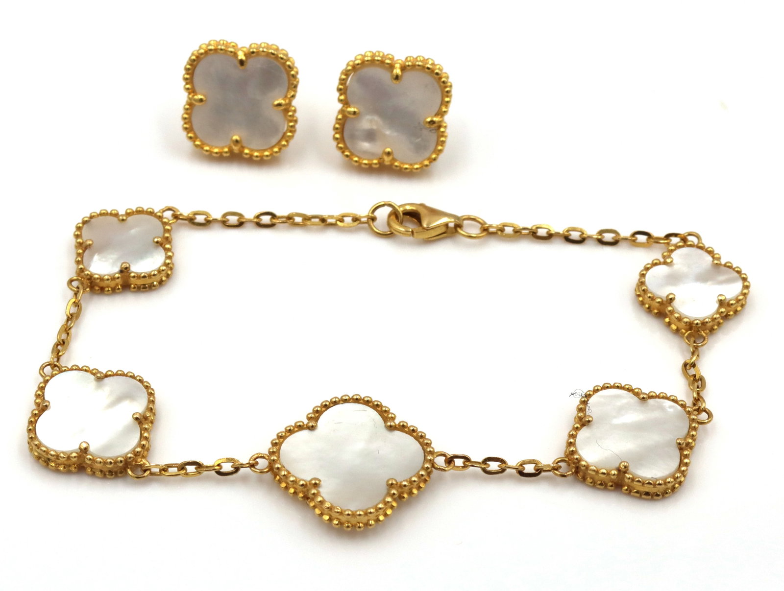 Set of 21kt Yellow gold mother of pearl bracelet and matching earrings (1 of 9)