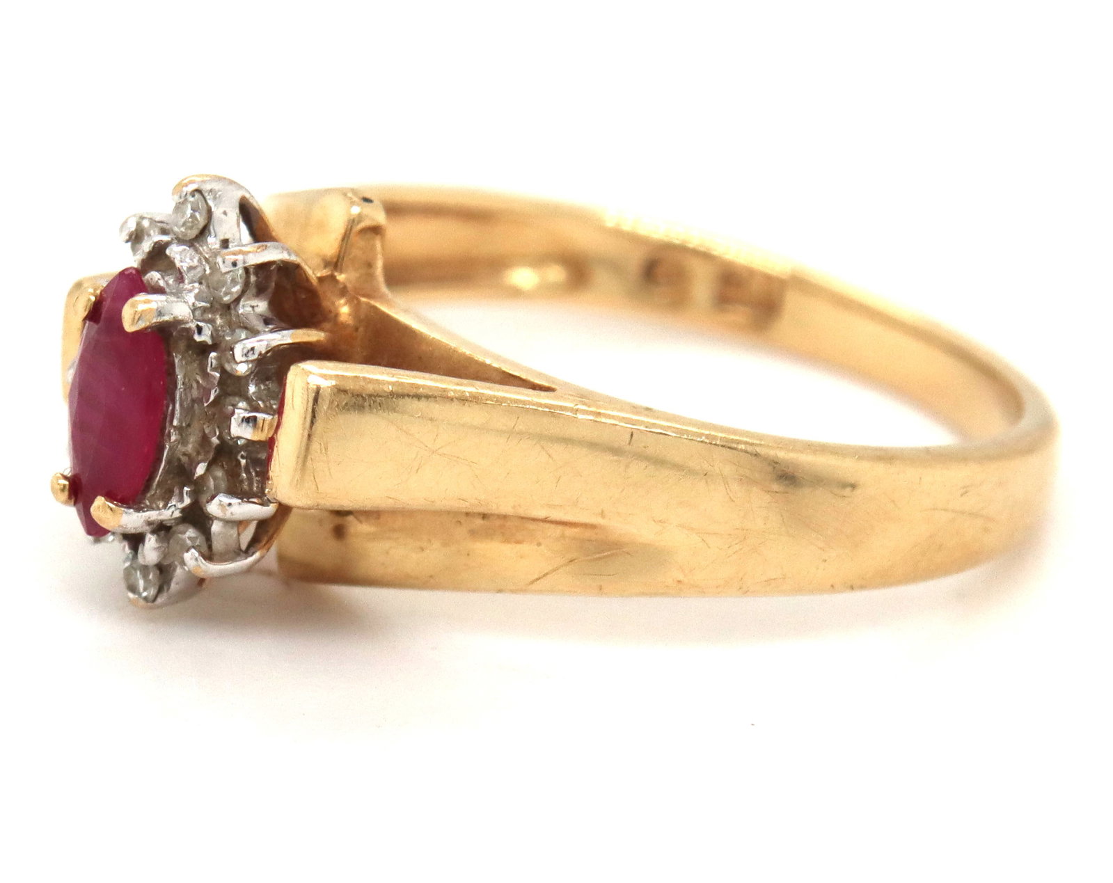 10kt Yellow gold ruby and diamond ring - 3