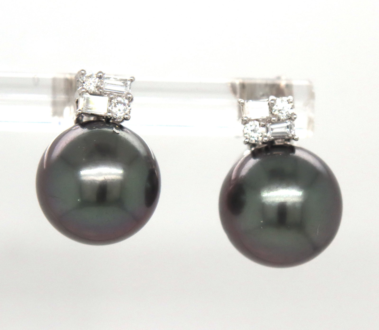 18kt White gold Tahitian and diamond earrings (1 of 3)
