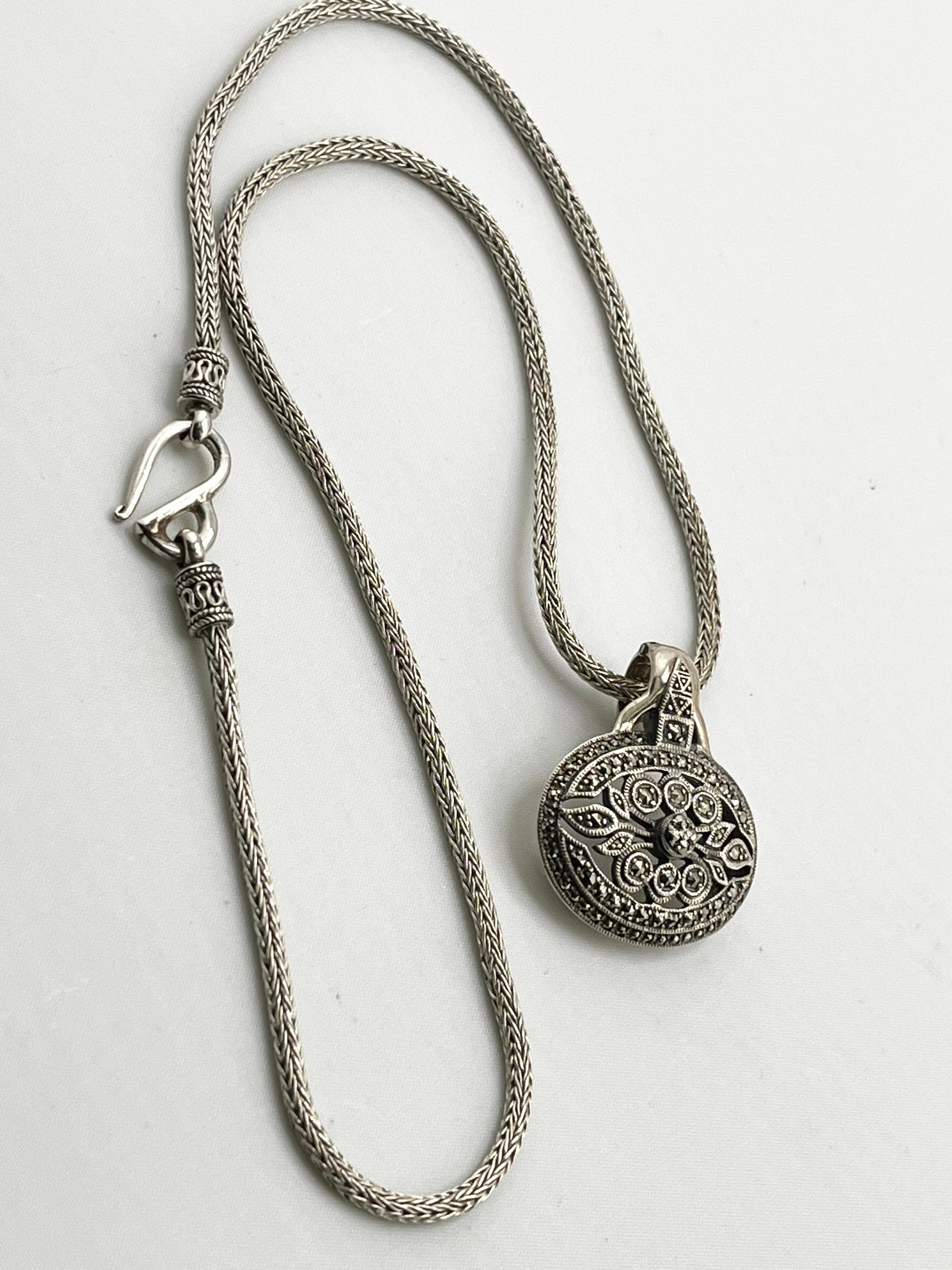 925 Sterling Silver Vintage Atr Deco Marcasite Pendant With Foxtail Suarti Chain Necklace (1 of 6)