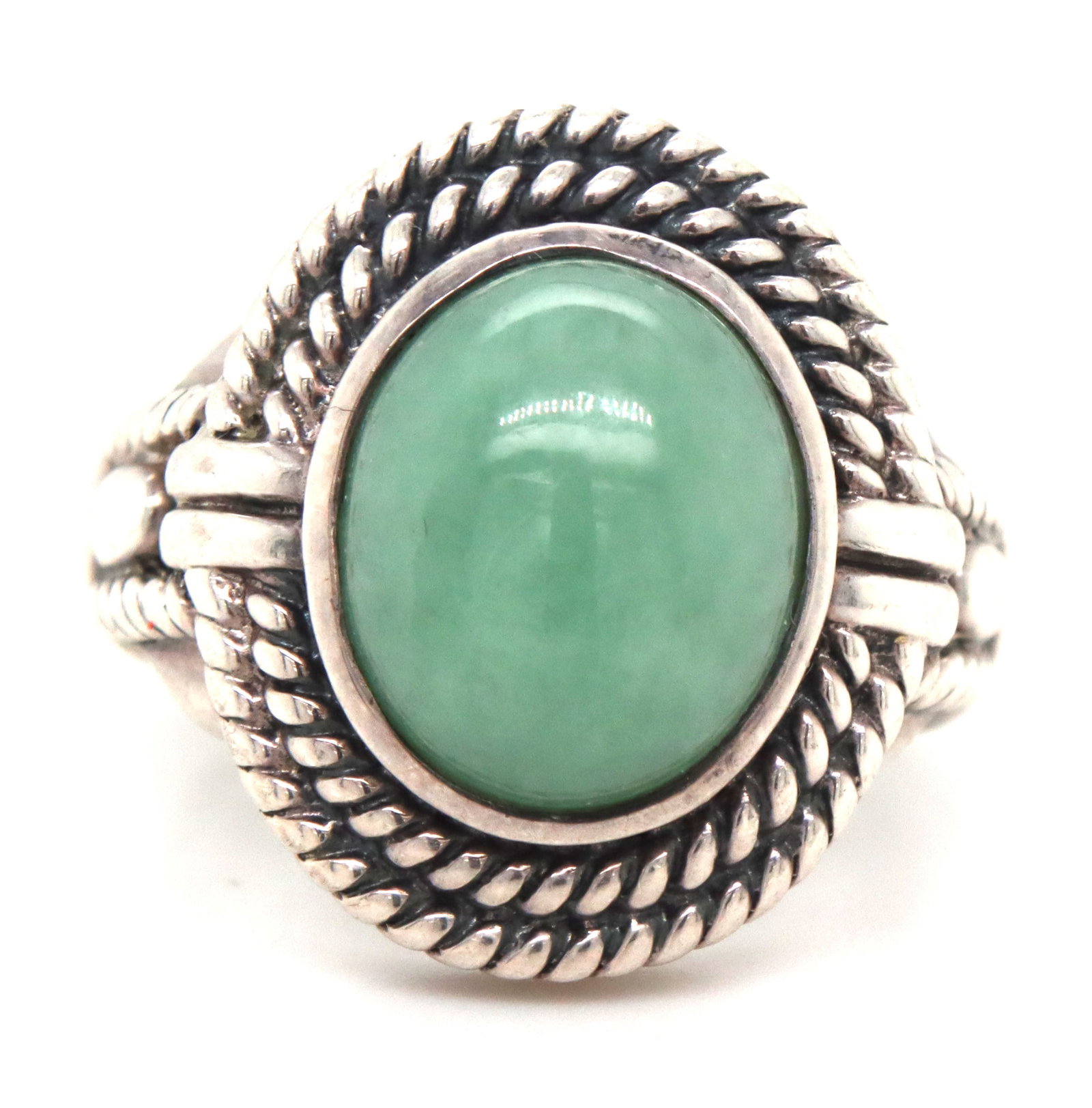 925 Sterling Silver Beautiful Oval Jade Ring (1 of 4)