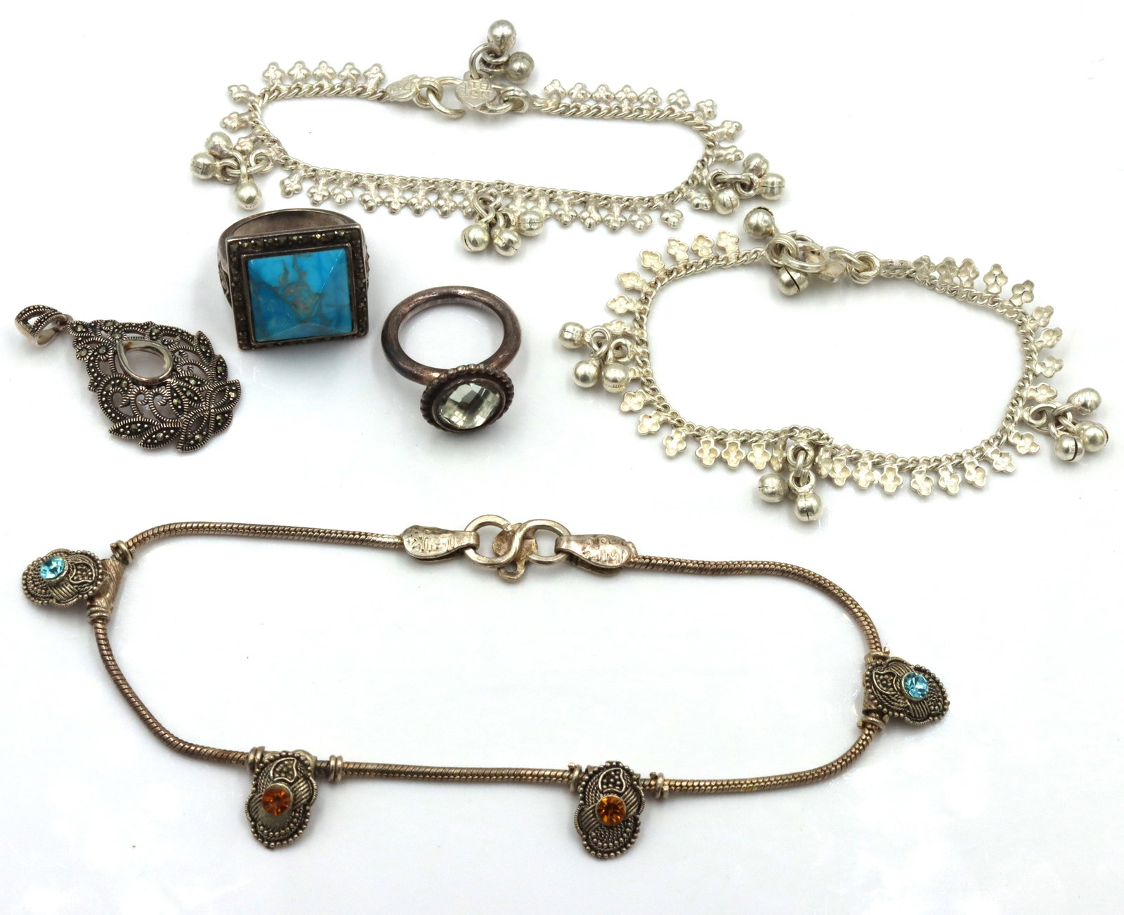 Big group lot of vintage 925 sterling silver mixed jewelry: Big group lot of vintage 925 sterling silver mixed jewelry. 2 Rings. Pendant missing stone. 3 anklets. The total weight of the lot is 54.90 grams.