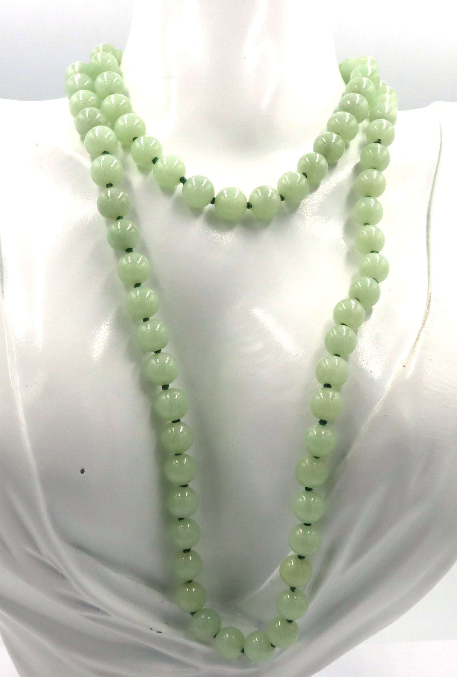 Green Jade beaded necklace (1 of 5)