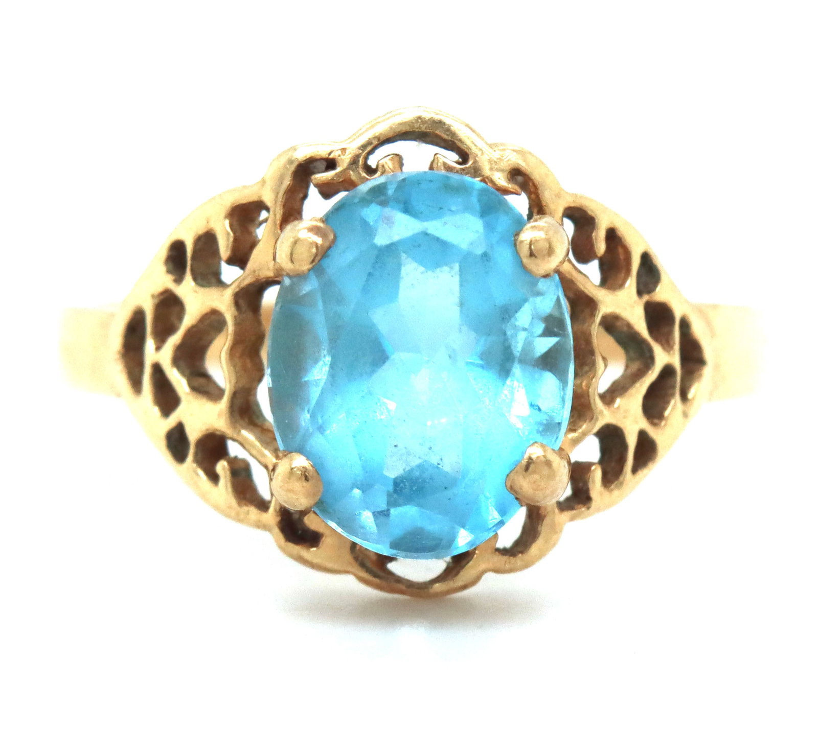 10kt Yellow gold oval blue topaz ring (1 of 4)